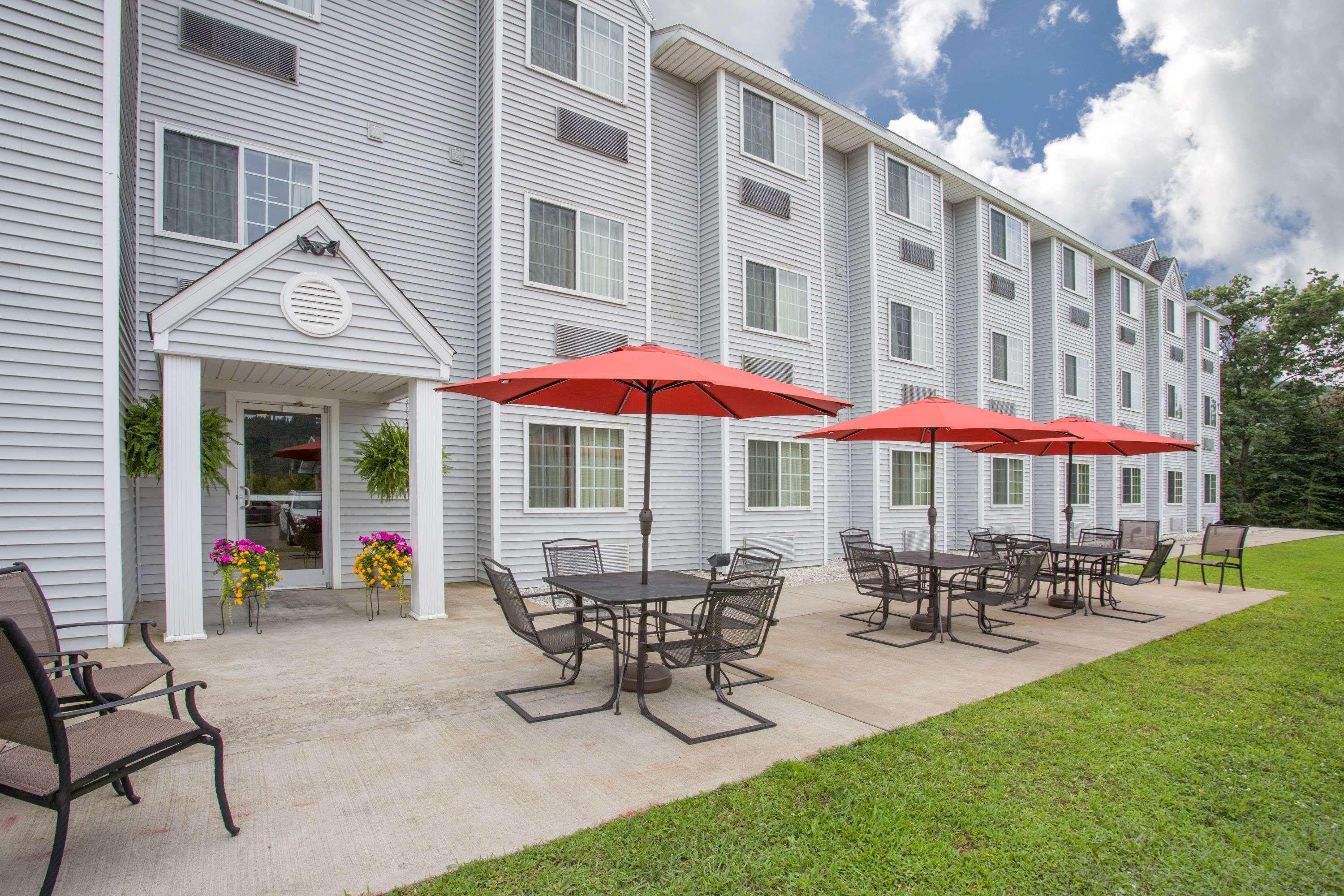 Microtel Inn And Suites Gassaway Экстерьер фото