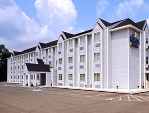 Microtel Inn And Suites Gassaway Экстерьер фото